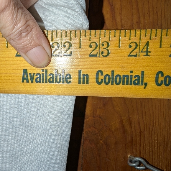 Under Armour White Short Sleeve Tee Athletic Fit - Picture 8 of 8